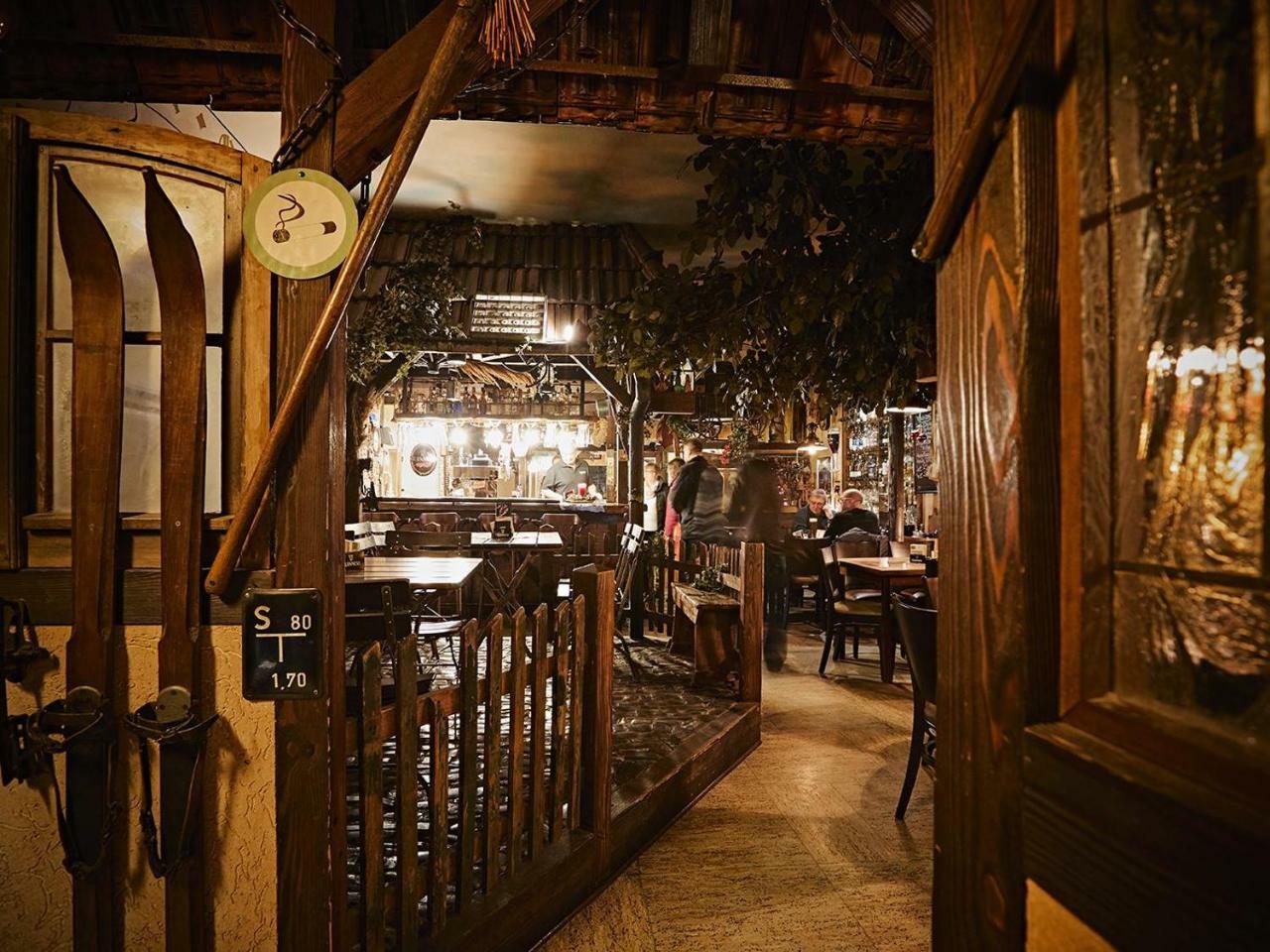 桑格豪森 罗素餐厅及旅馆-酒吧酒店 外观 照片